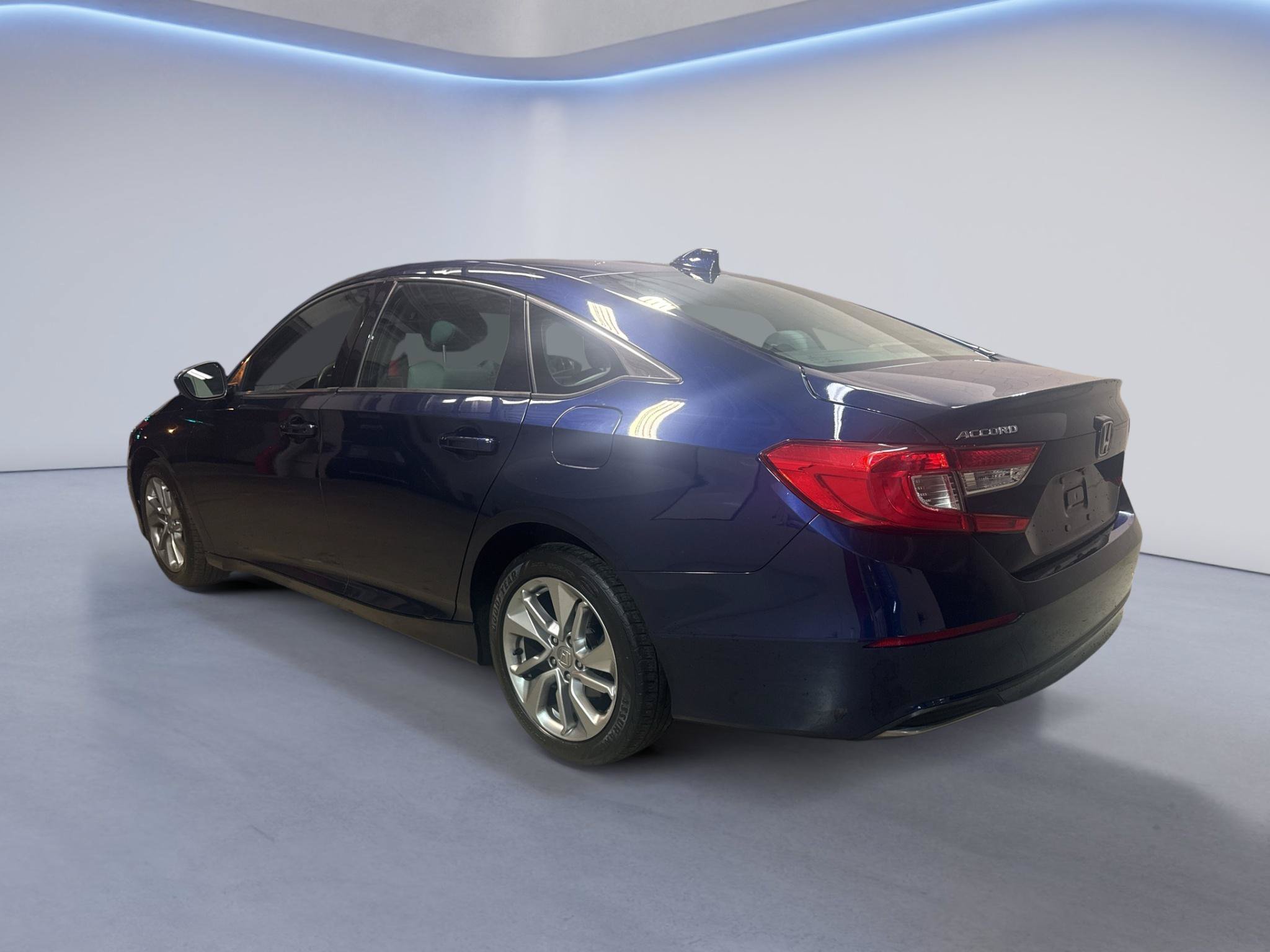 Used 2018 Honda Accord LX image 5