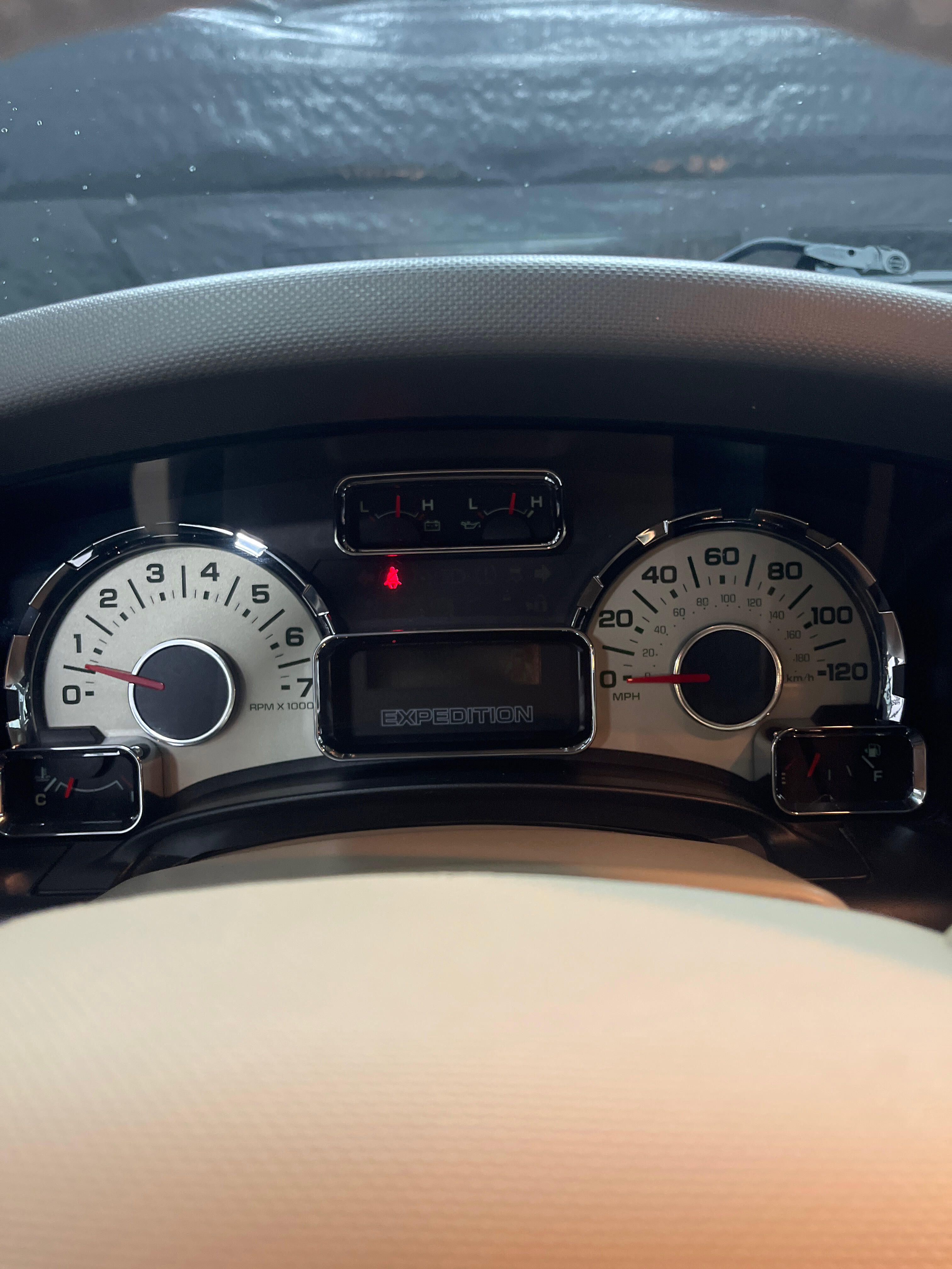 Used 2014 Ford Expedition EL XLT w/ Equipment Group 202A image 13