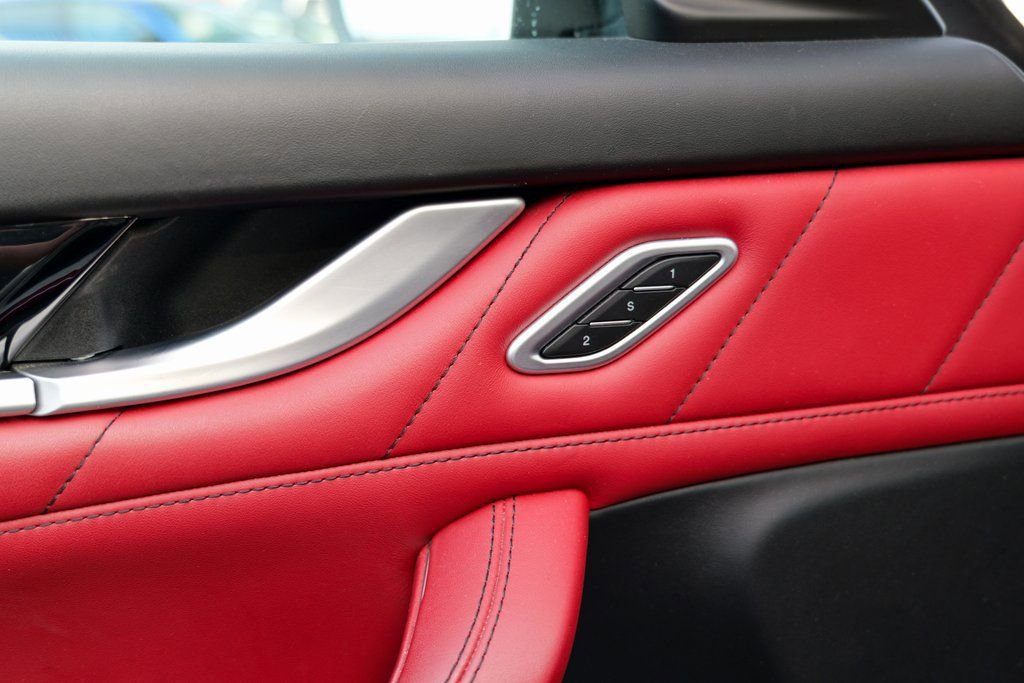 Used 2019 Maserati Levante Base image 17