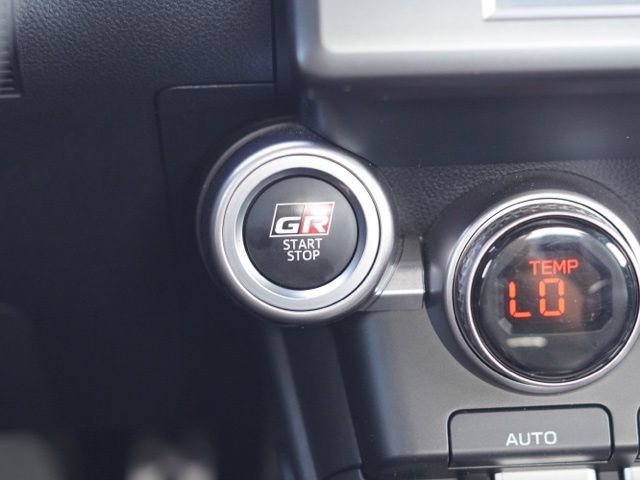 Used 2022 Toyota GR86 Premium w/ ALL Weather Mat Package (TMS) RWD image 25