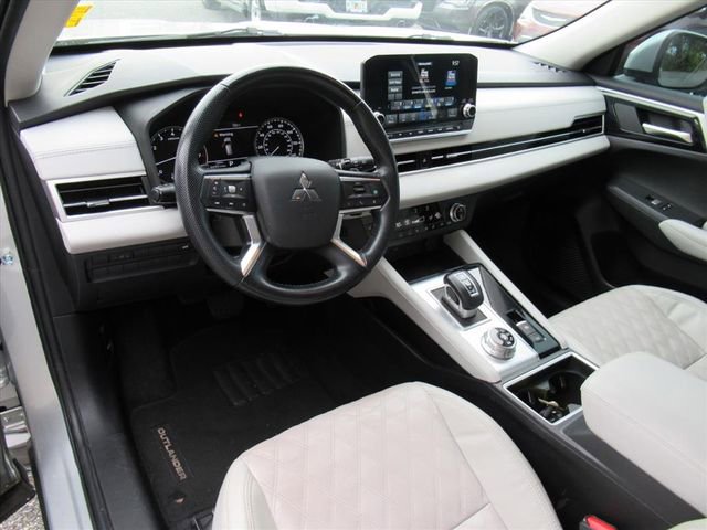Used 2022 Mitsubishi Outlander SEL image 15