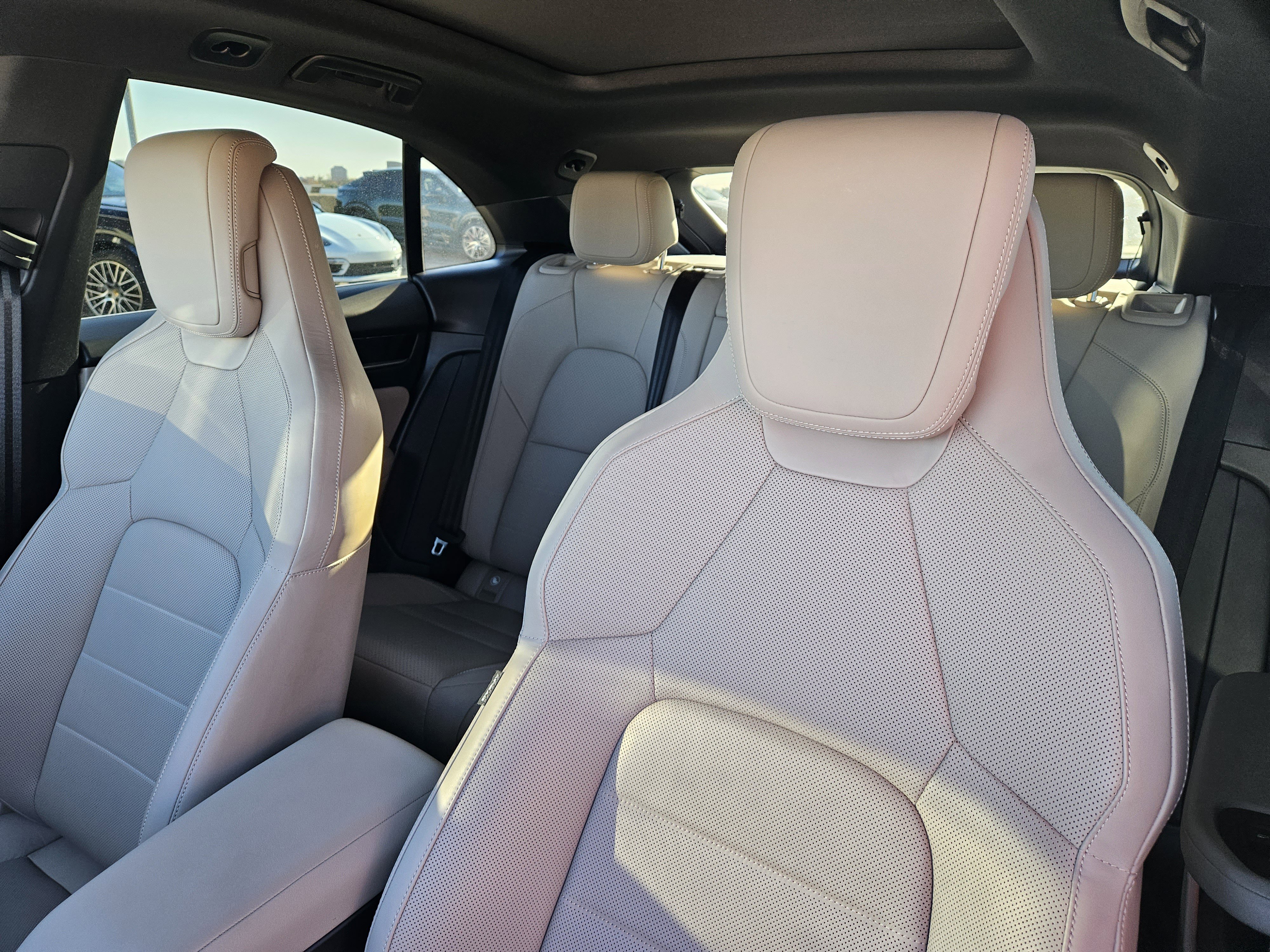 Certified 2024 Porsche Macan 4 Electric image 6