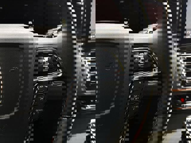 Used 2018 Lincoln Navigator Premiere image 15