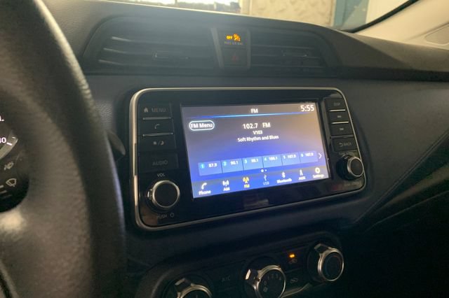 Used 2025 Nissan Versa SV FWD image 20