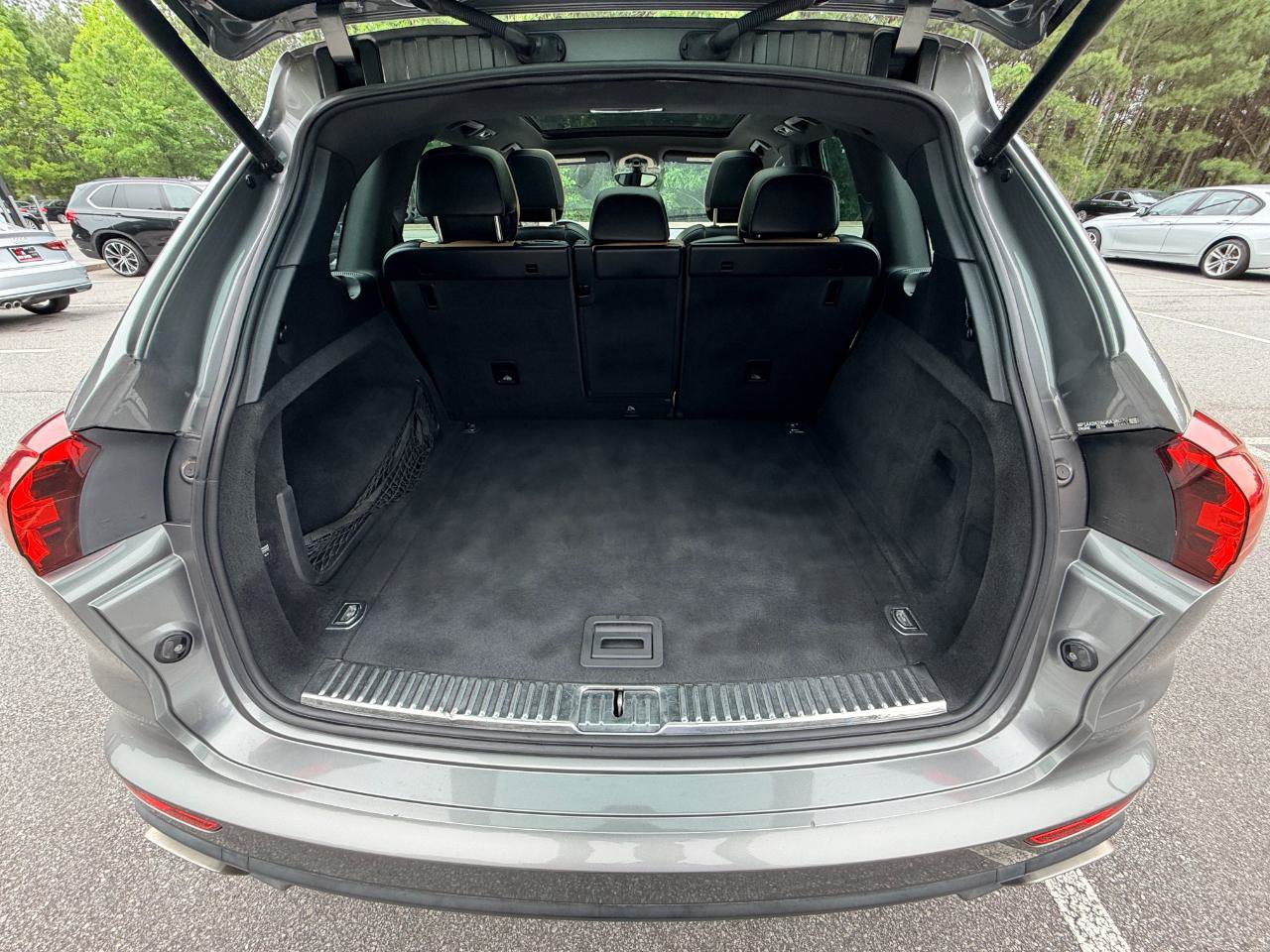Used 2016 Porsche Cayenne AWD/4WD image 11