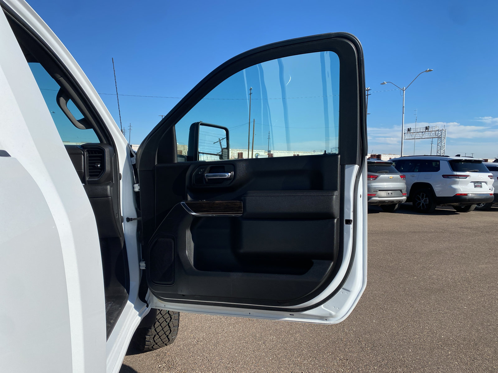 Used 2024 GMC Sierra 2500 SLE w/ SLE Convenience Package AWD/4WD image 13