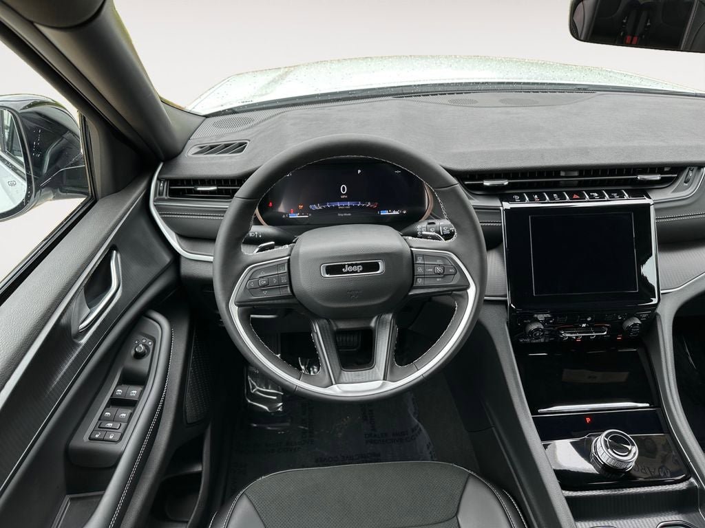 New 2025 Jeep Grand Cherokee L Altitude AWD/4WD image 12