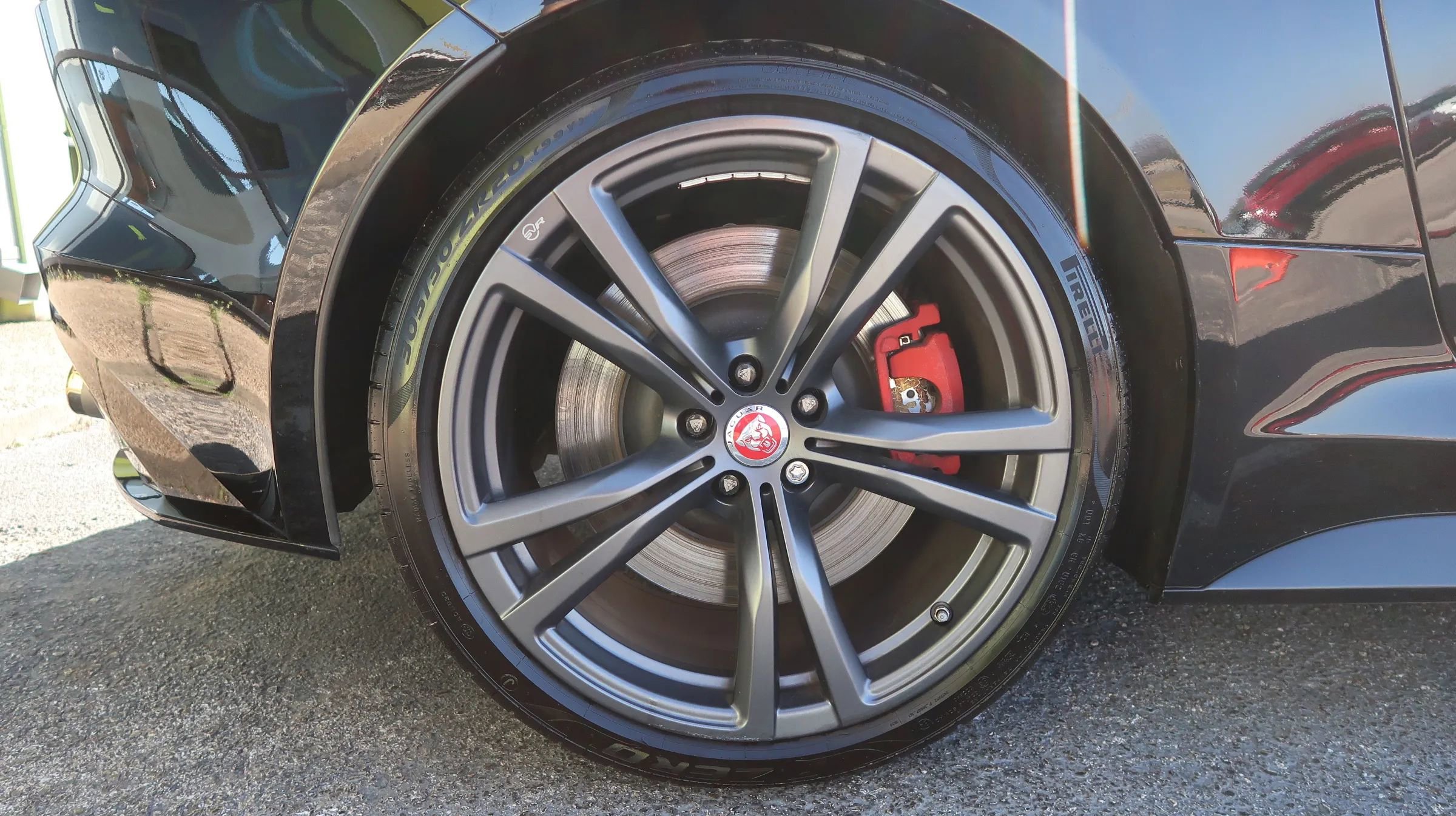 Used 2020 Jaguar F-TYPE SVR image 50