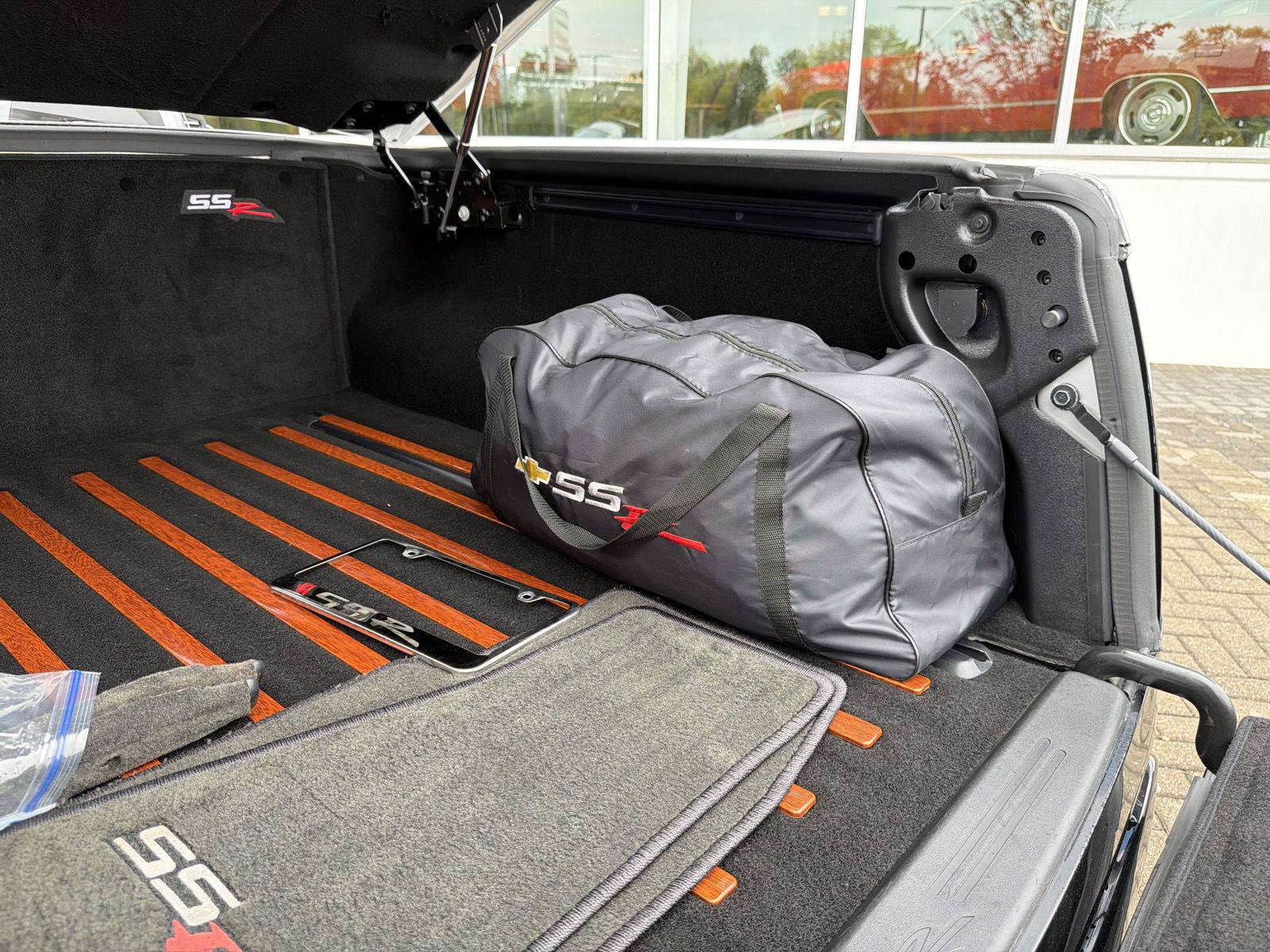 Used 2006 Chevrolet SSR w/ Preferred Equipment Group RWD image 43