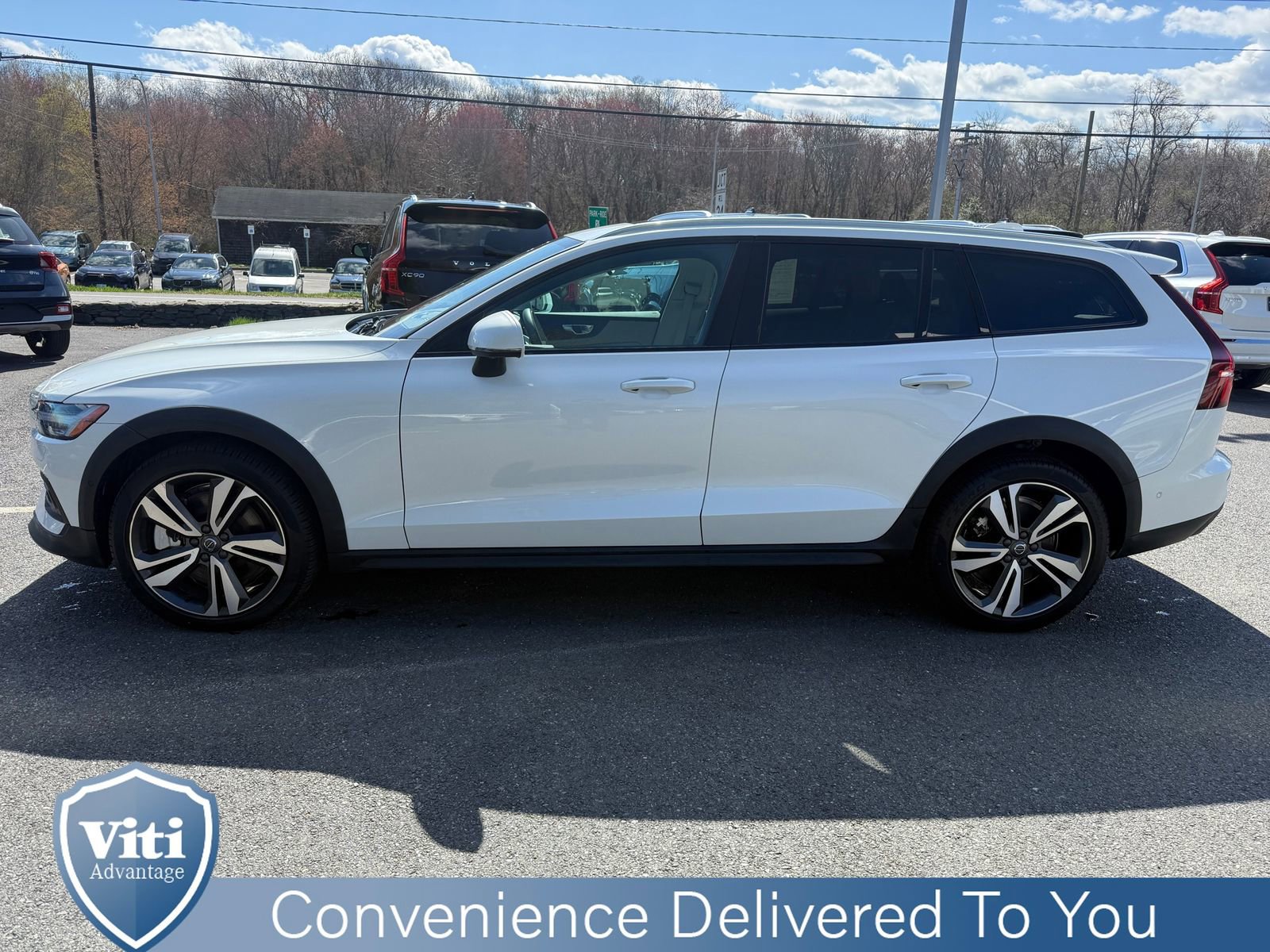 Certified 2025 Volvo V60 B5 Cross Country Plus AWD/4WD image 4