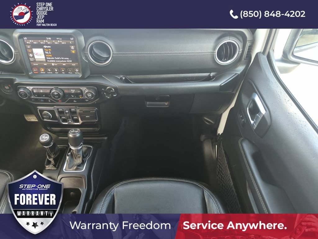 Used 2022 Jeep Wrangler Unlimited Sahara w/ Cold Weather Group AWD/4WD image 15