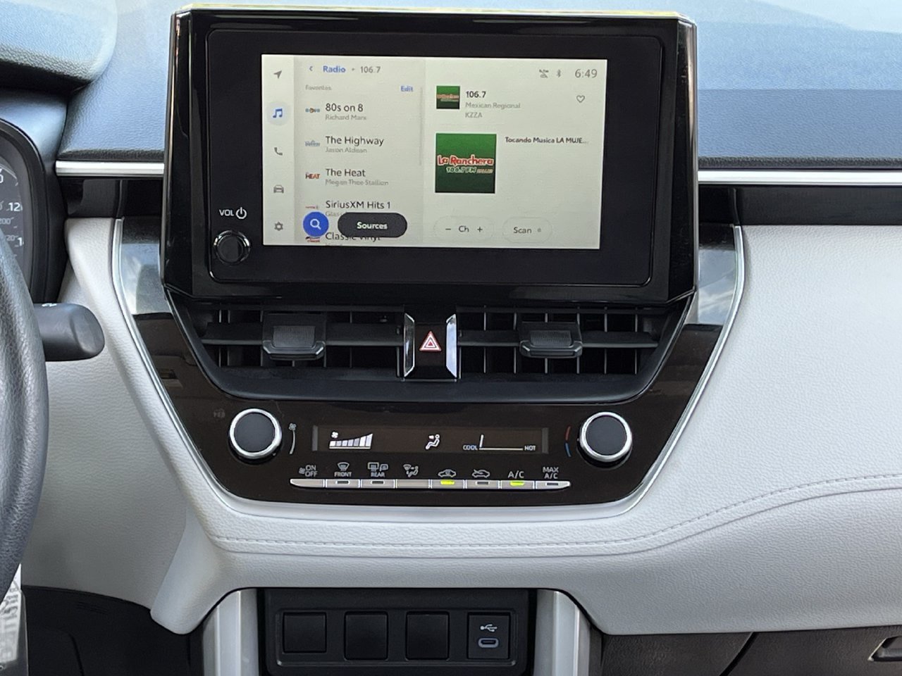 Used 2025 Toyota Corolla Cross L FWD image 15