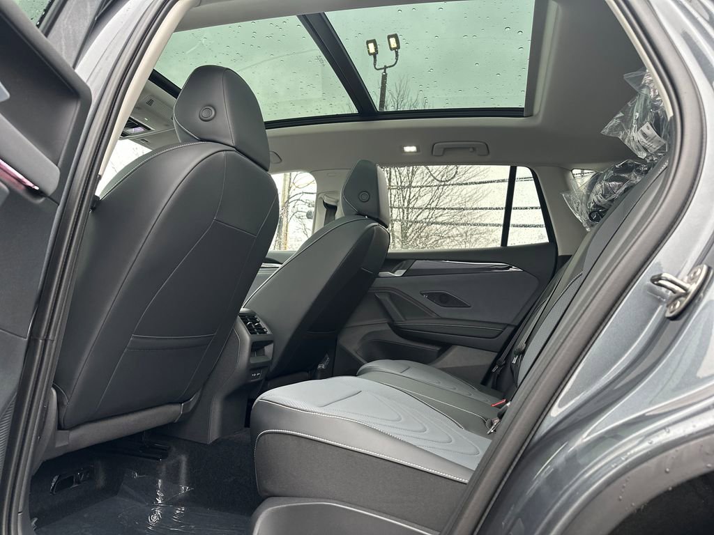 New 2026 Volkswagen Tiguan SE image 14