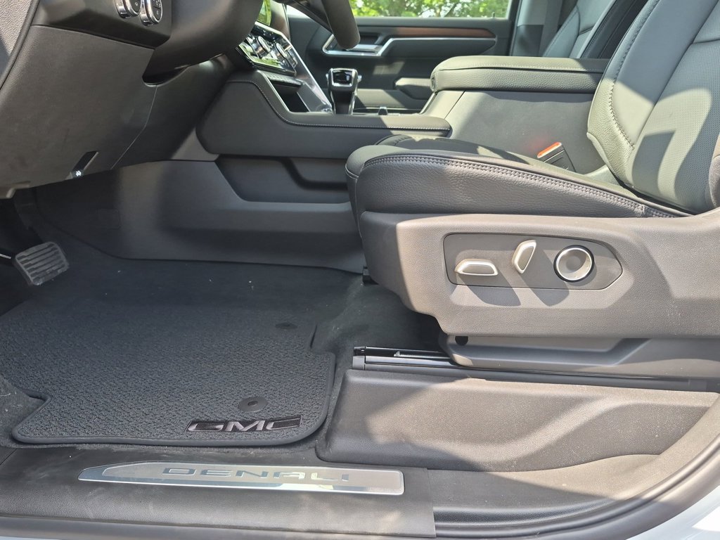 New 2026 GMC Sierra 1500 Denali w/ Technology Package AWD/4WD image 18