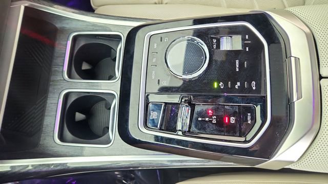 Used 2023 BMW 740i w/ Parking Assistance Package image 49