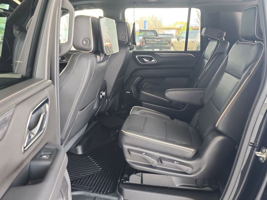 Used 2021 GMC Yukon XL SLT w/ SLT Premium Package image 25