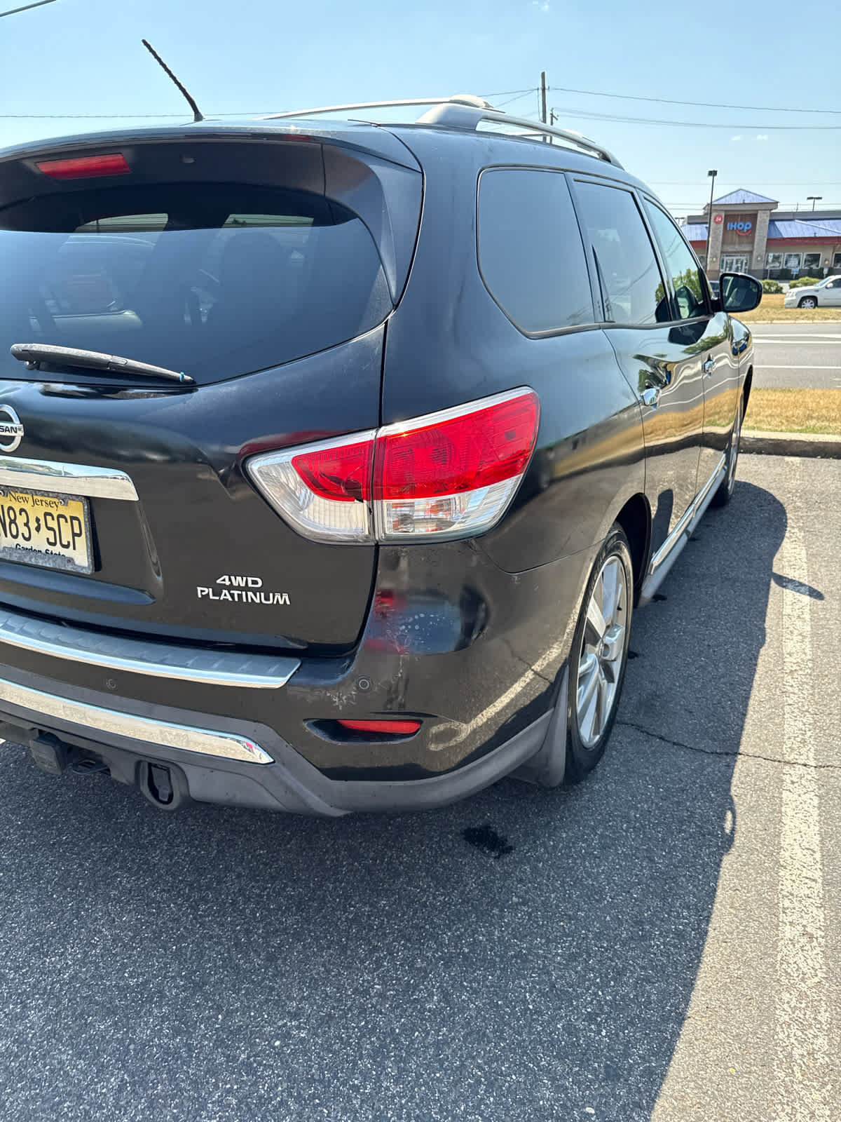 Used 2015 Nissan Pathfinder Platinum AWD/4WD image 10