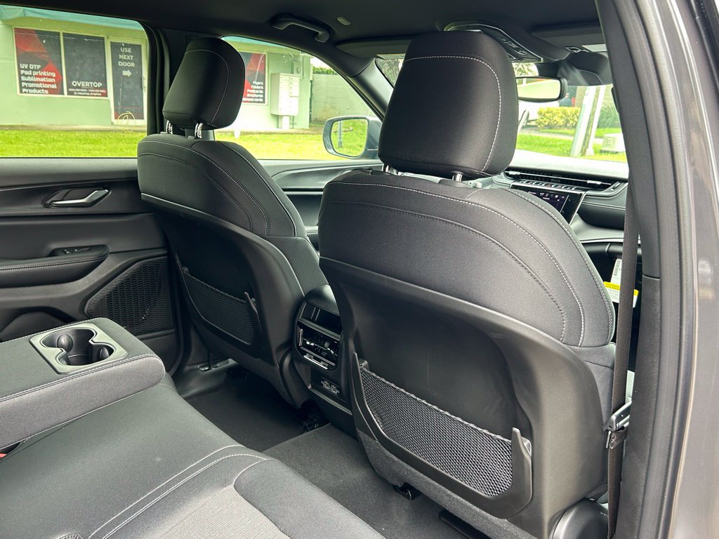 New 2024 Jeep Grand Cherokee Laredo AWD/4WD image 27