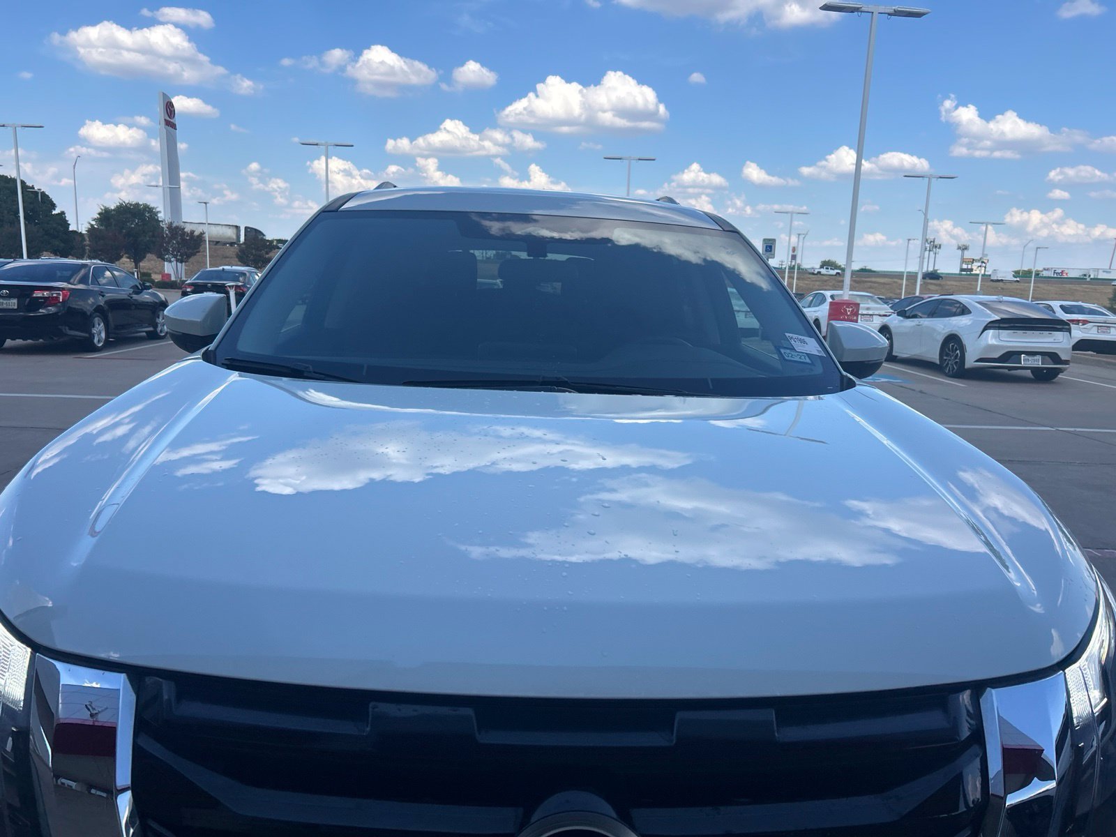 Used 2024 Nissan Pathfinder SV FWD image 3