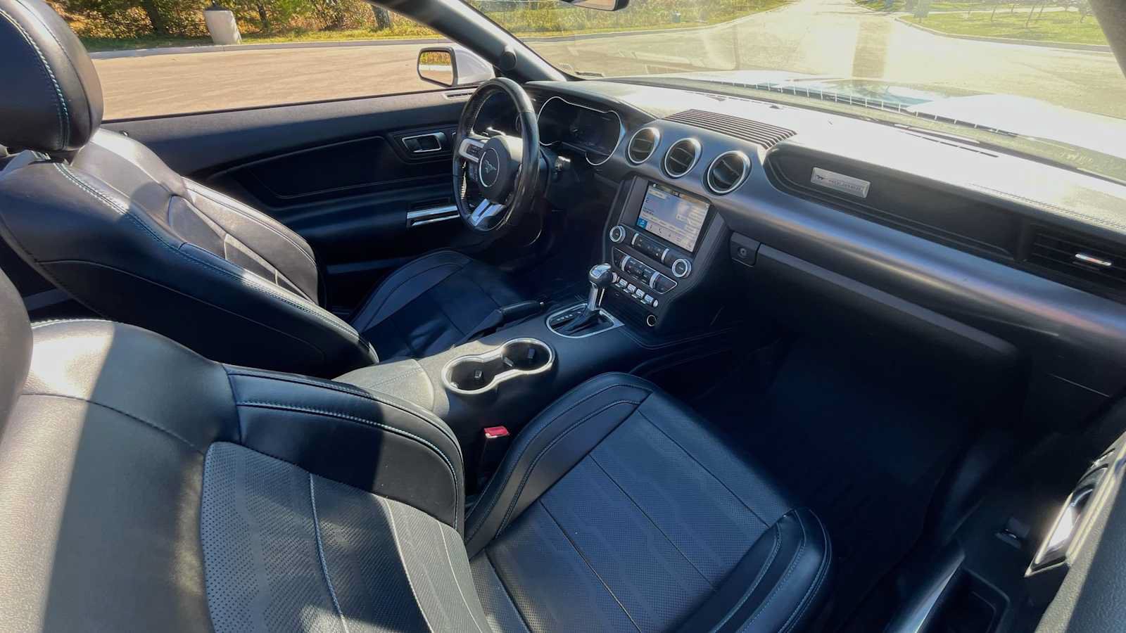 Used 2019 Ford Mustang GT Premium w/ Equipment Group 401A RWD image 10