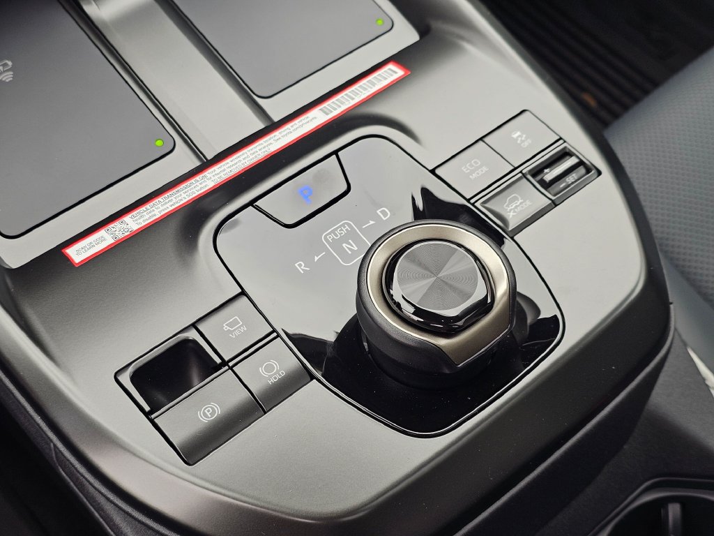 New 2027 Toyota bZ AWD/4WD image 31