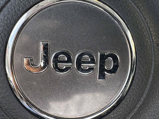 Used 2016 Jeep Renegade Limited AWD/4WD image 25