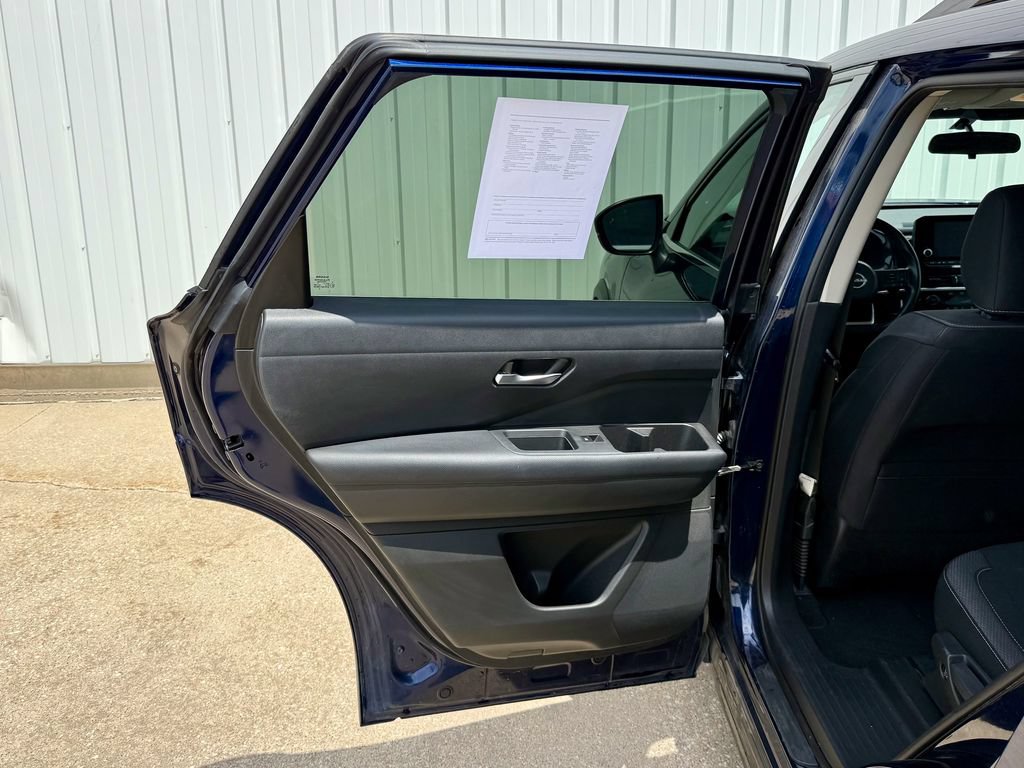 Used 2022 Nissan Pathfinder SV AWD/4WD image 15