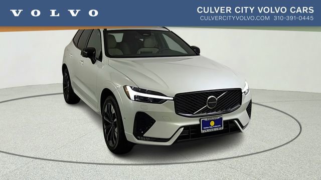 New 2026 Volvo XC60 B5 Plus w/ Climate Package PRO