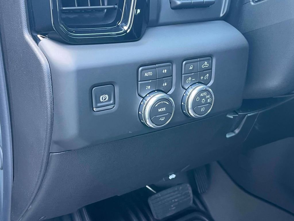 New 2026 GMC Sierra 2500 AT4 w/ Technology Package image 24