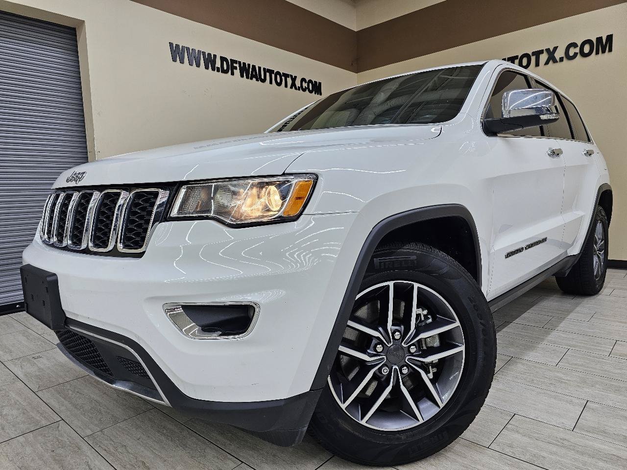 Used 2021 Jeep Grand Cherokee Limited RWD image 1