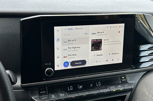 Used 2025 Toyota Camry LE w/ Convenience Package image 19