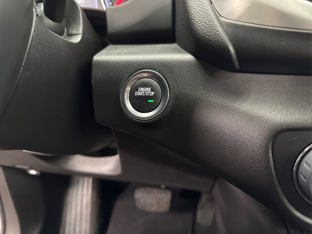 Used 2024 GMC Terrain SLT image 34