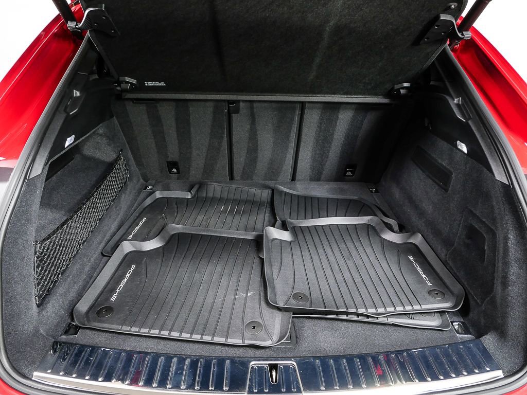 Certified 2024 Porsche Cayenne Coupe AWD/4WD image 32