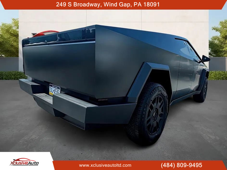Used 2024 Tesla Cybertruck AWD Crew Cab image 7