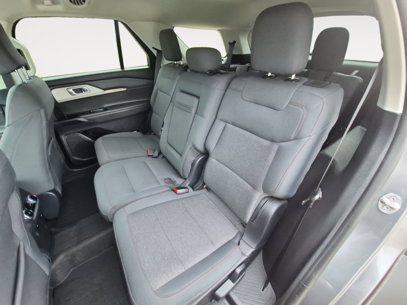 Used 2025 Ford Explorer Active RWD image 23