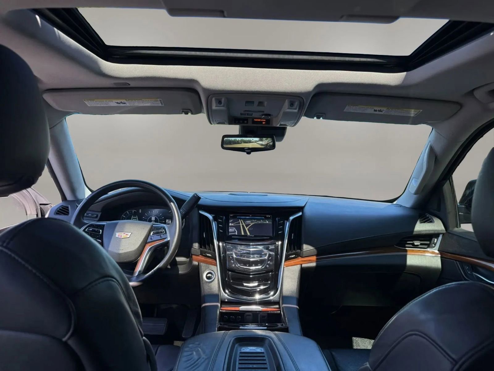 Used 2018 Cadillac Escalade Luxury AWD/4WD image 39