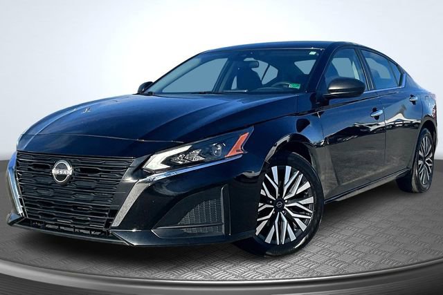 Used 2024 Nissan Altima 2.5 SV