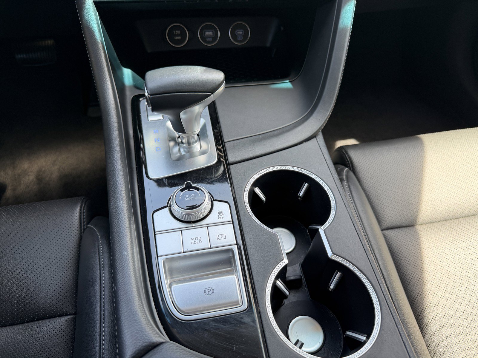 Used 2025 Genesis G70 2.5T RWD image 30