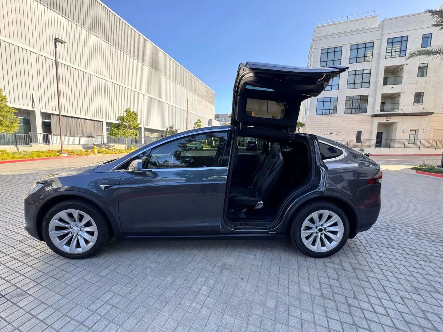 Used 2019 Tesla Model X 100D image 8
