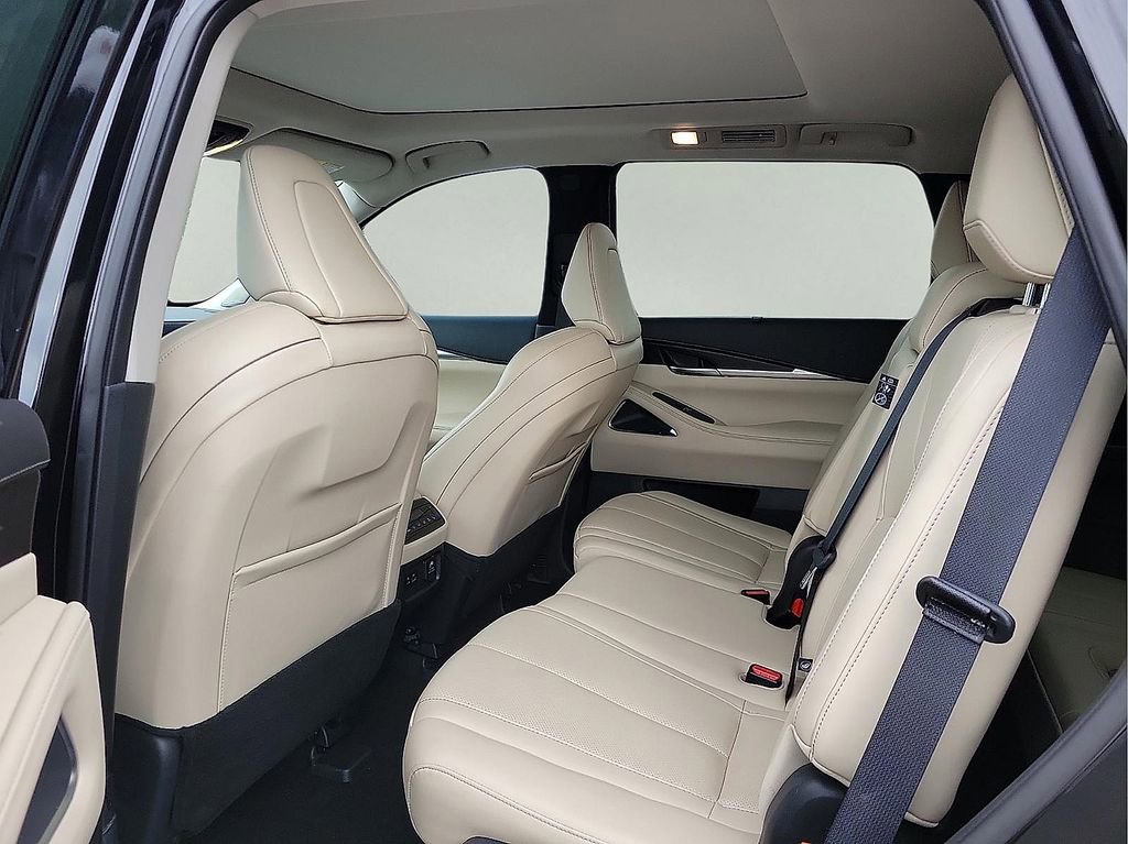 Used 2023 INFINITI QX60 Sensory w/ Vision Package AWD/4WD image 9