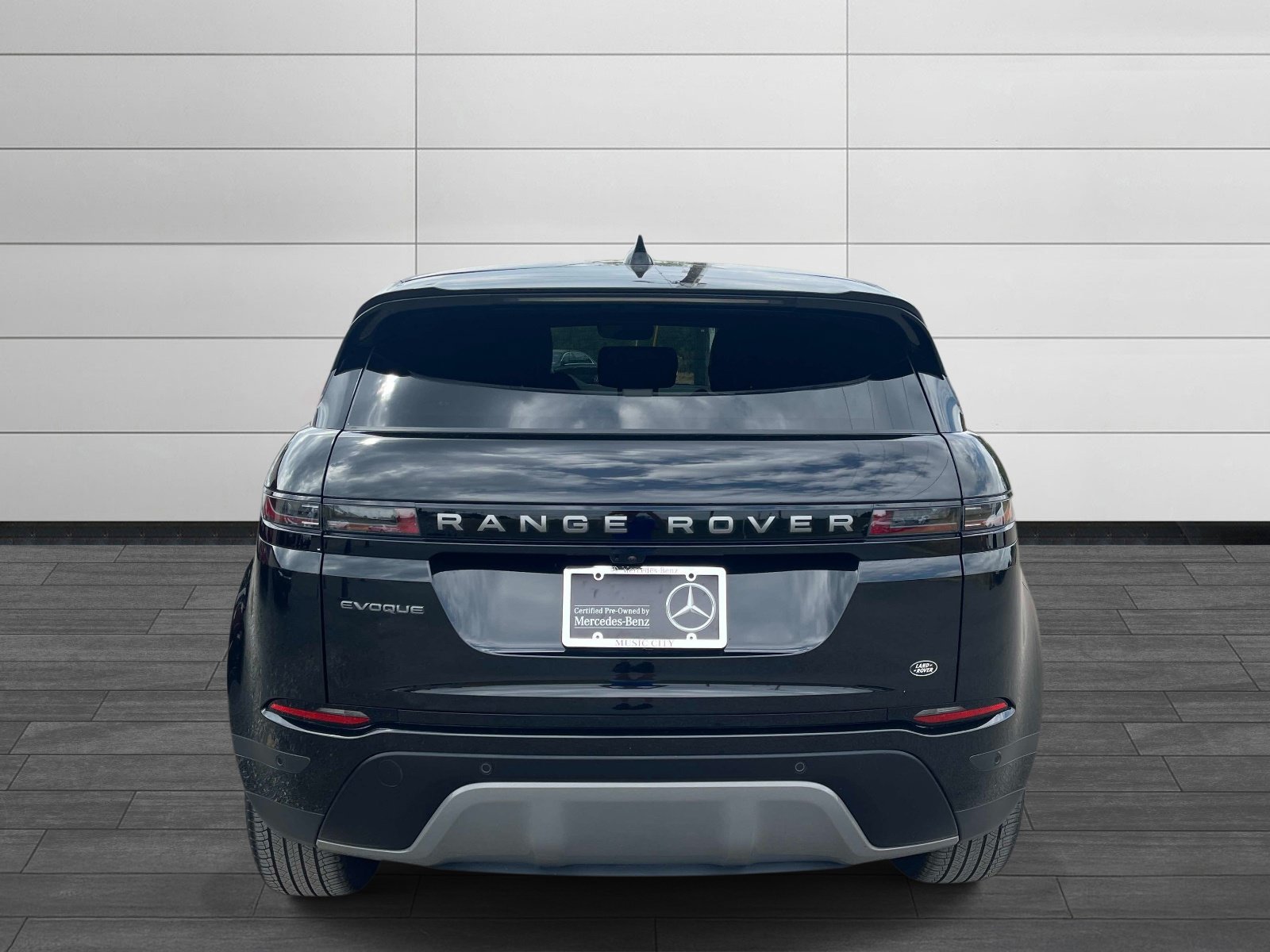 Used 2024 Land Rover Range Rover Evoque S AWD/4WD image 4