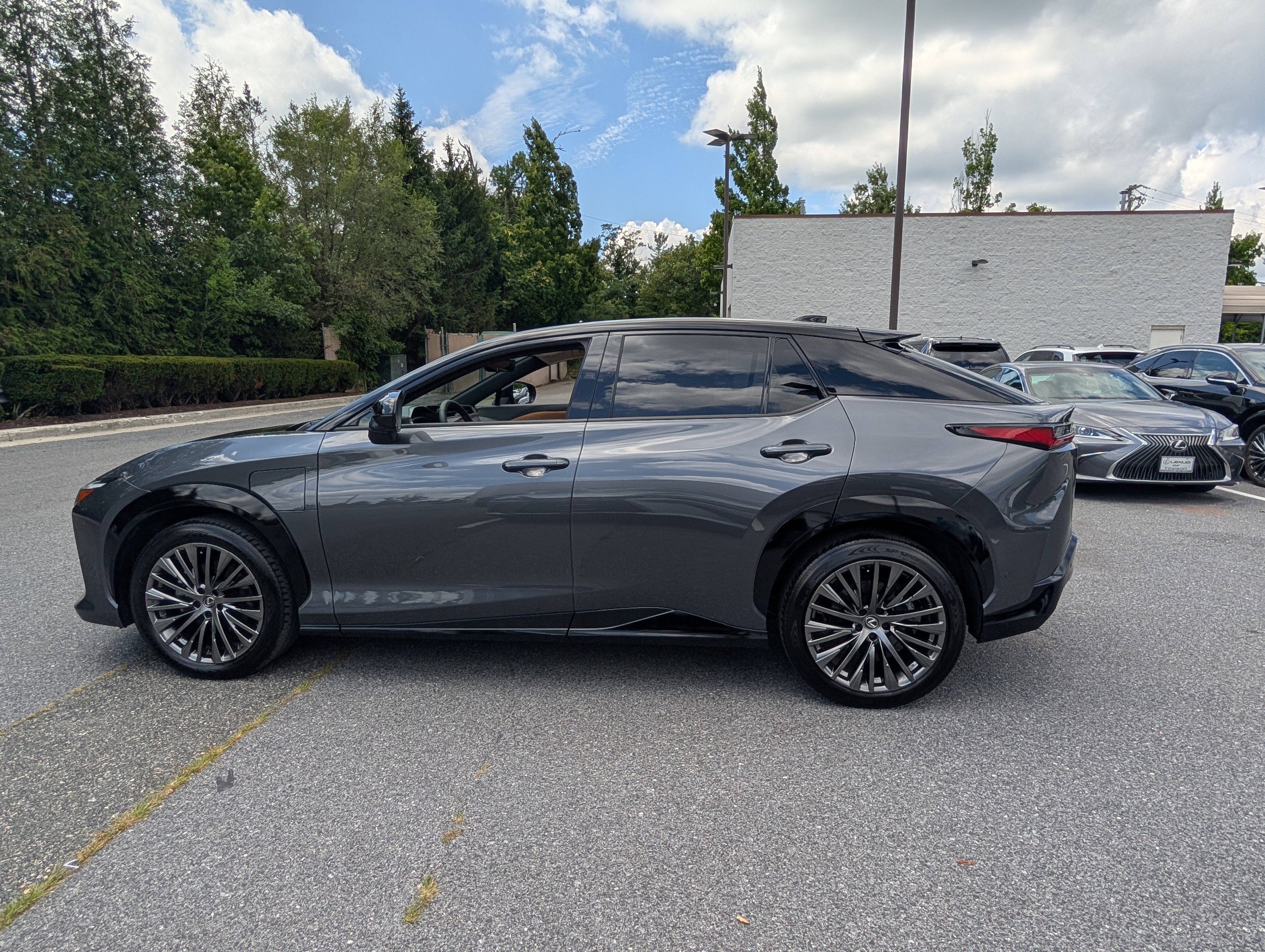 Certified 2023 Lexus RZ 450e Premium w/ Accessory Package (Z1) AWD/4WD image 6