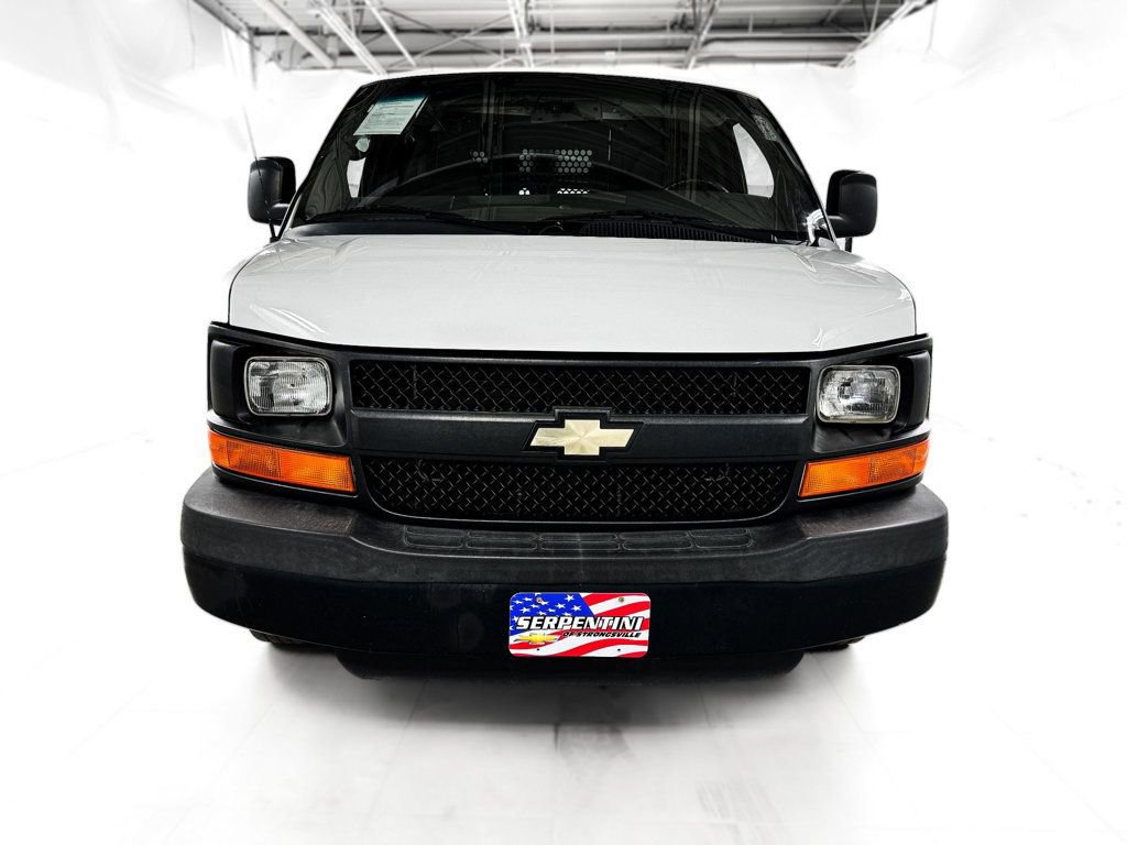 Used 2014 Chevrolet Express 3500 image 2