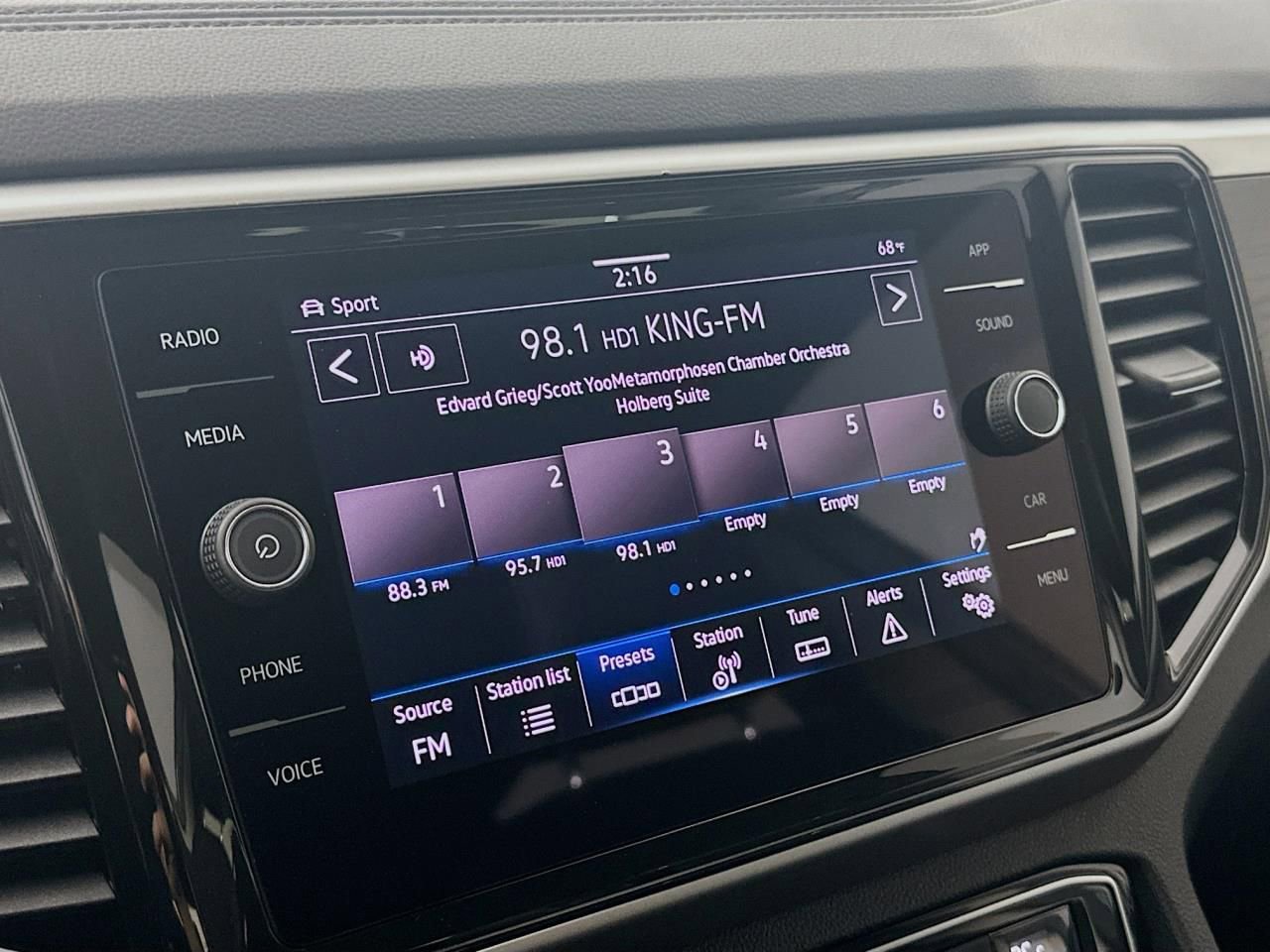 Used 2022 Volkswagen Atlas SE w/ Black Wheel Package image 43