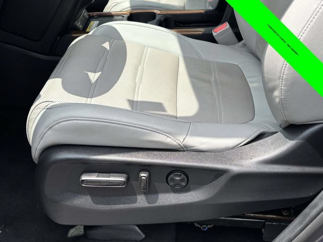 Used 2022 Honda CR-V Touring image 4