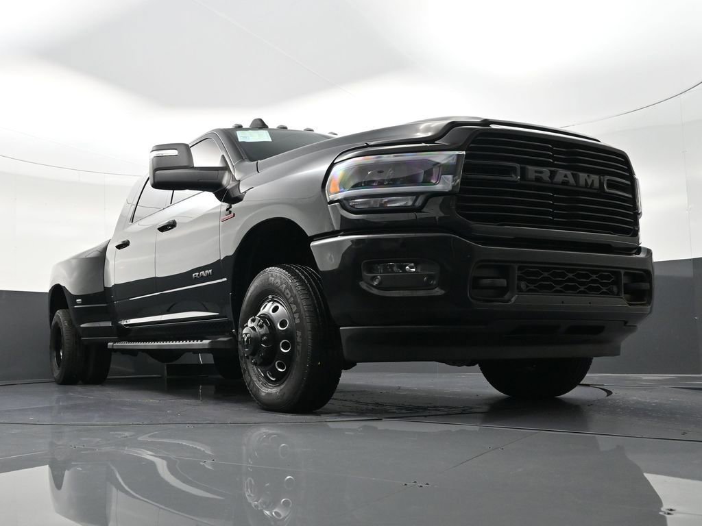 Used 2024 RAM 3500 Laramie w/ Night Edition image 32