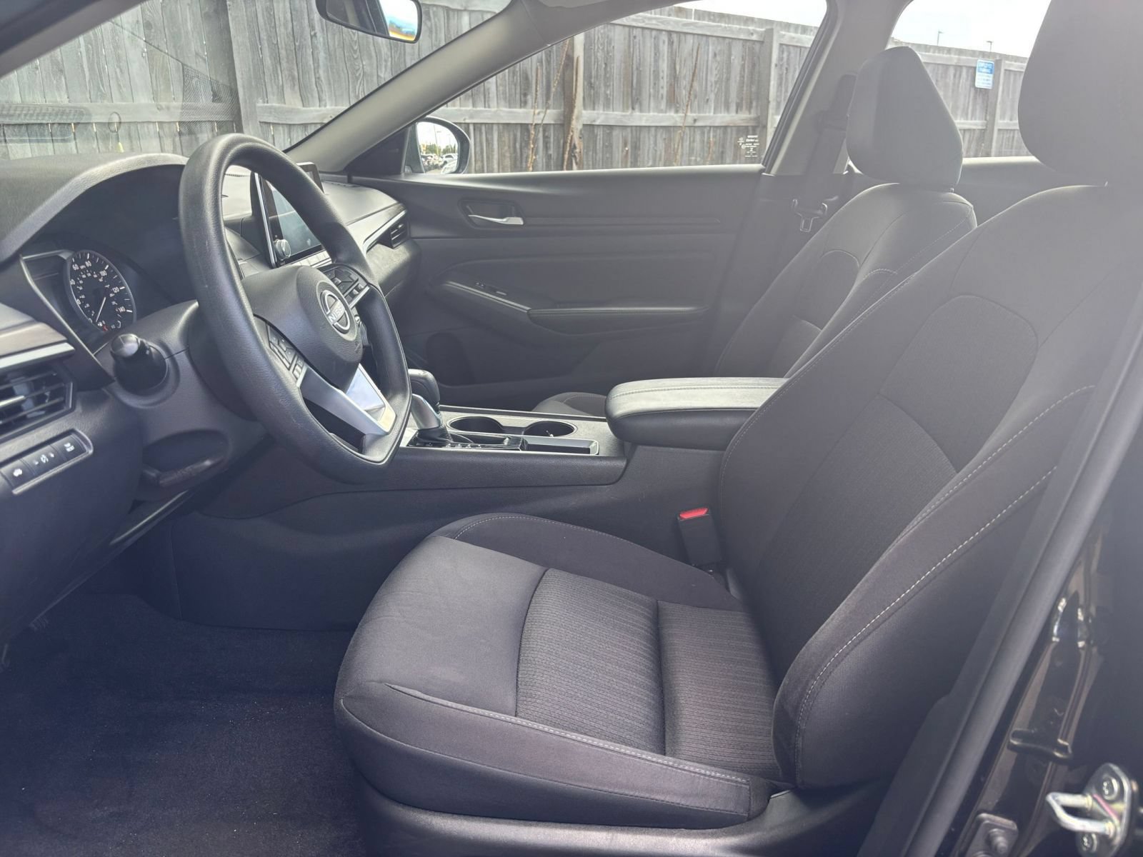 Used 2025 Nissan Altima 2.5 SV FWD image 24
