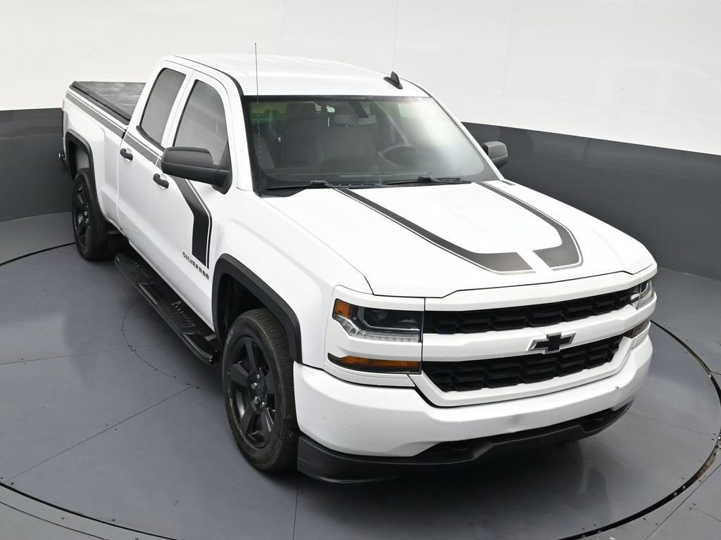 Used 2018 Chevrolet Silverado 1500 Custom w/ Custom Value Package RWD image 18