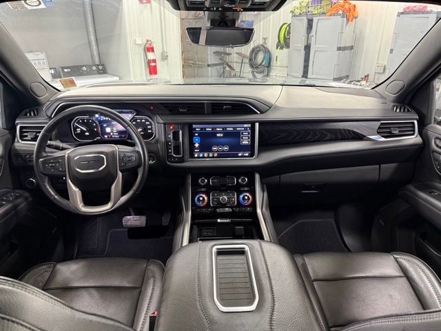 Used 2021 GMC Yukon XL Denali w/ Denali Ultimate Package image 30