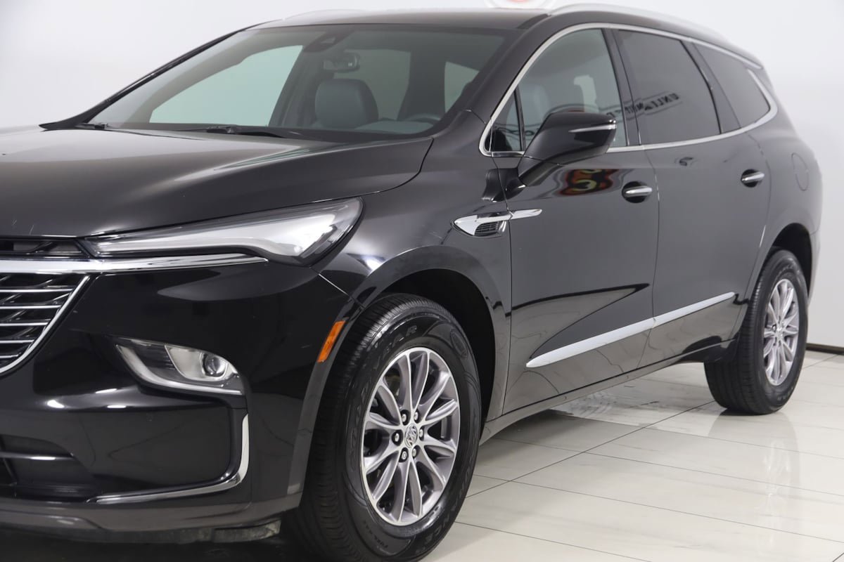 Used 2023 Buick Enclave Essence AWD/4WD image 53